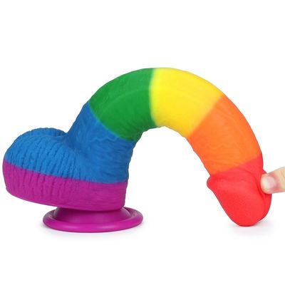 Жидкостная игрушка секса фаллоимитатора радуги силикона 22.5cm подделывала пенис с чашкой всасывания